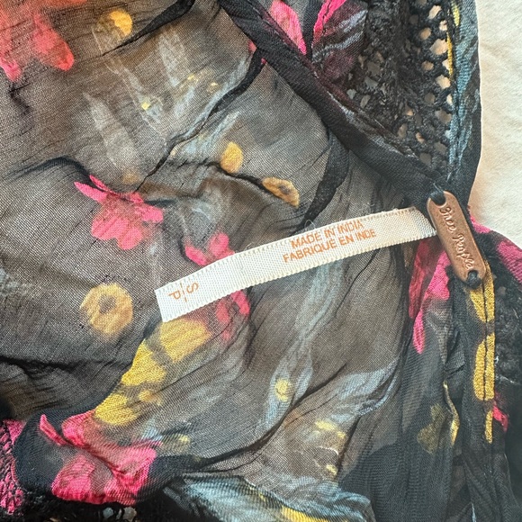 Beautiful sheer floral top-Free People size S - Picture 5 of 8